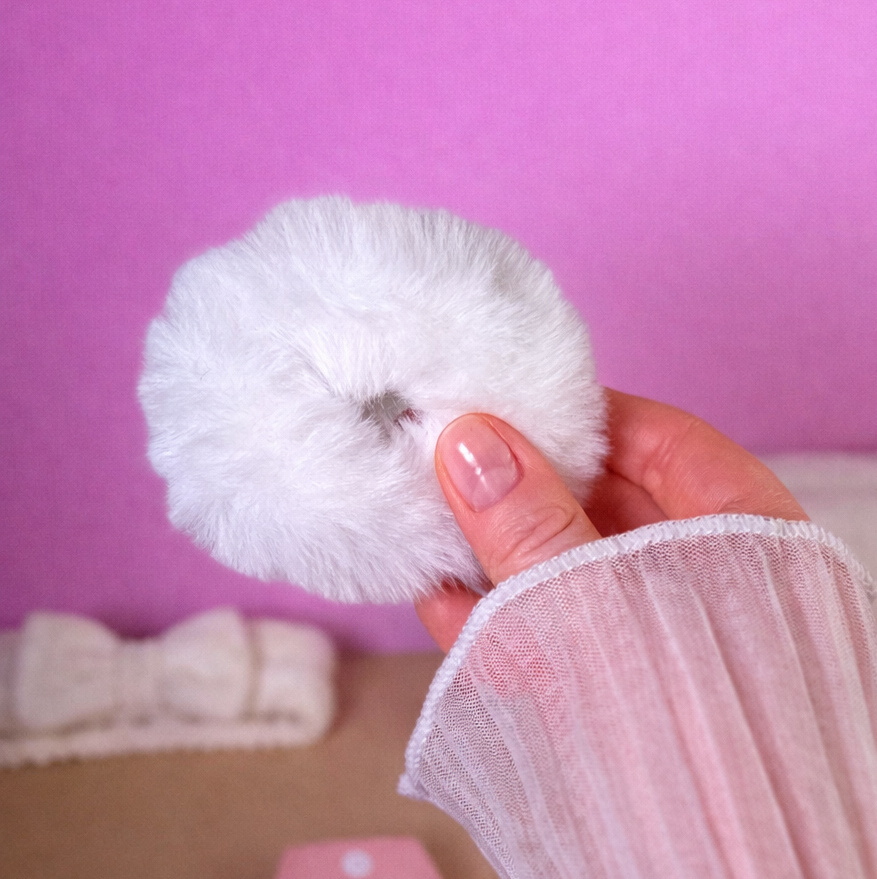 Fluffy Self-Care Gift Set — White Cozy Beauty Bundle