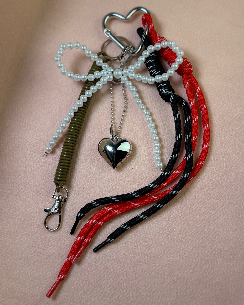 Minimal Heart Bag Charm — Pearl Bow Aesthetic Keychain